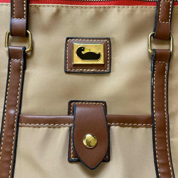 Dooney & Bourke nylon tote bag and accompanying coin pouch/key ring. - Picture 4 of 7